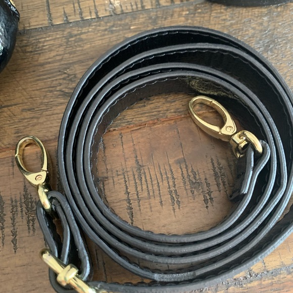 Steve Madden Black Patent crossbody/wristlet - Picture 10 of 10